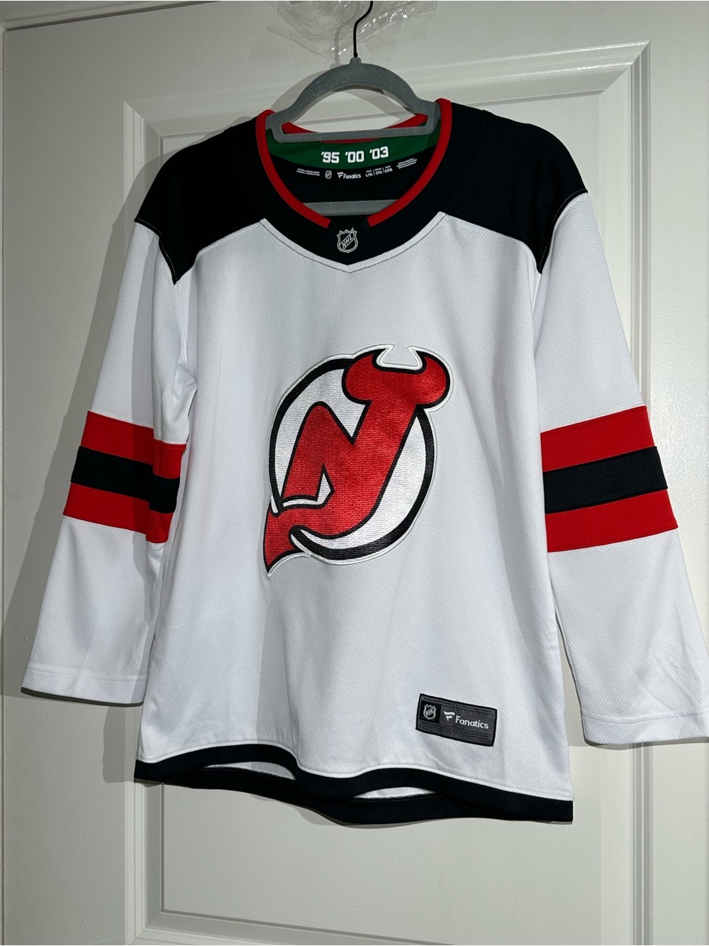 Official New Jersey Devils YOUTH Premier
Breakaway White Jersey Large/XL